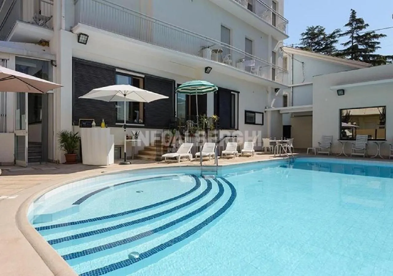 Hotel Ducale Cattolica 3*,