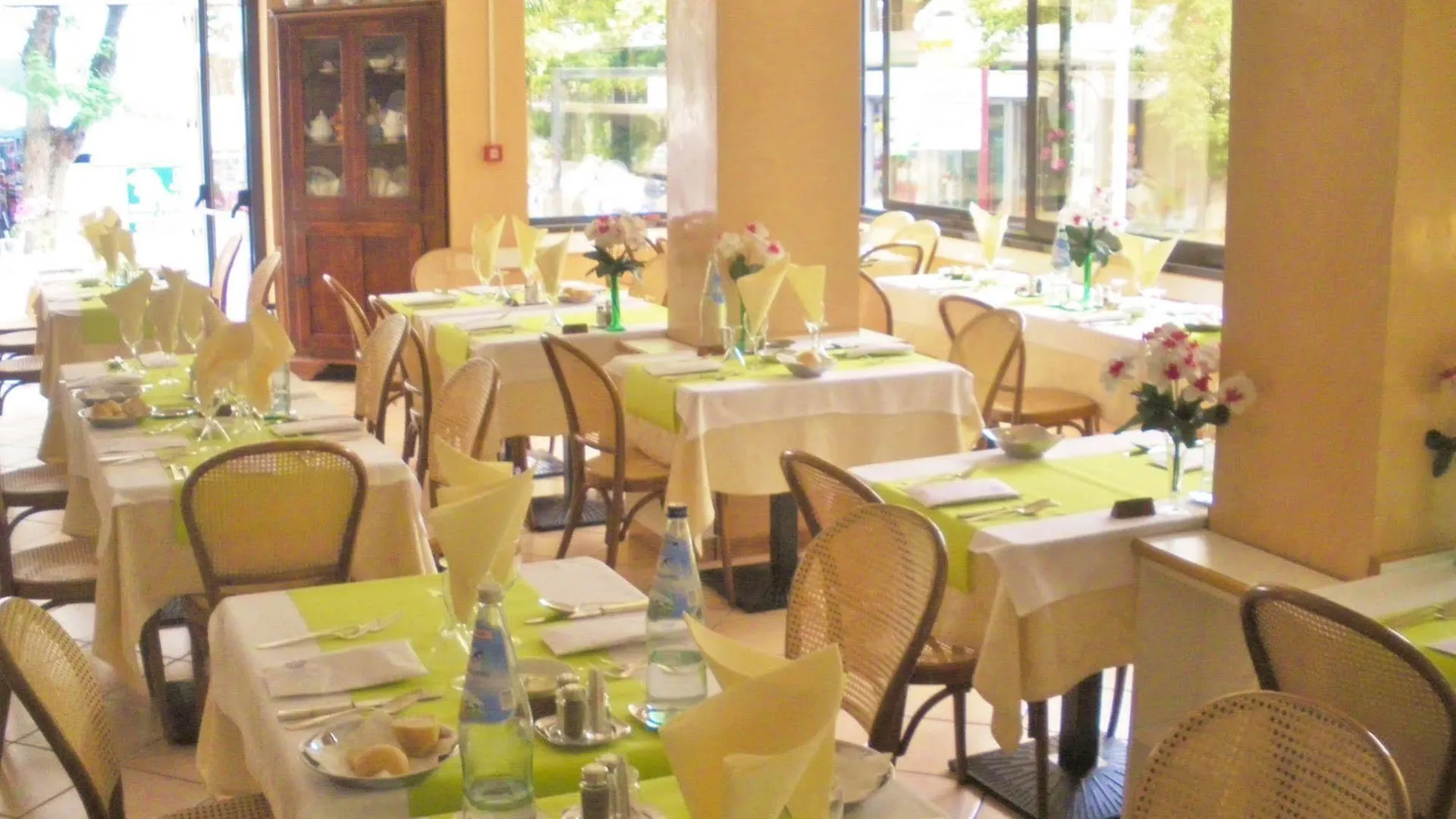 Hotel Ducale Cattolica 3*,  Italia