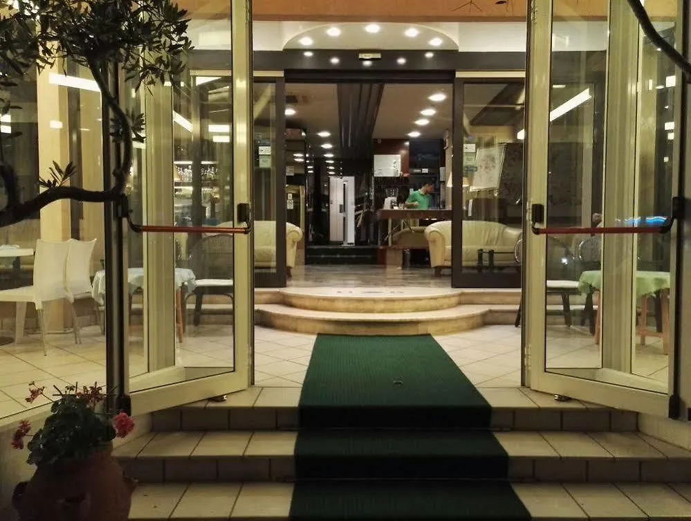 ***  Hotel Ducale Cattolica Italia